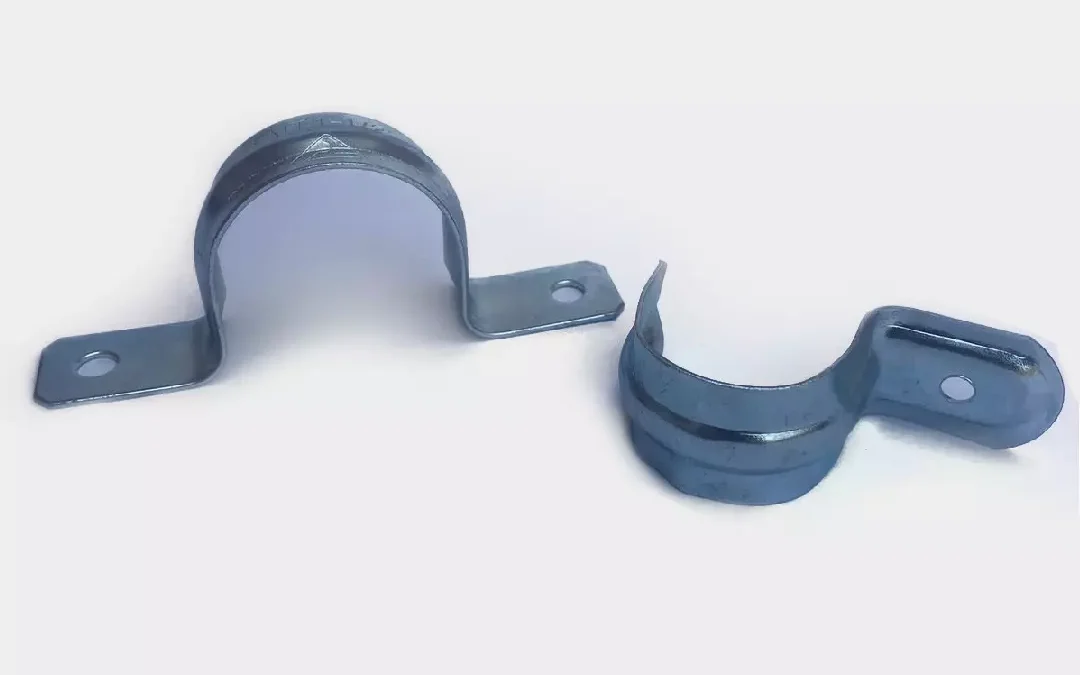 Abrazadera EMT sencilla y de doble ala